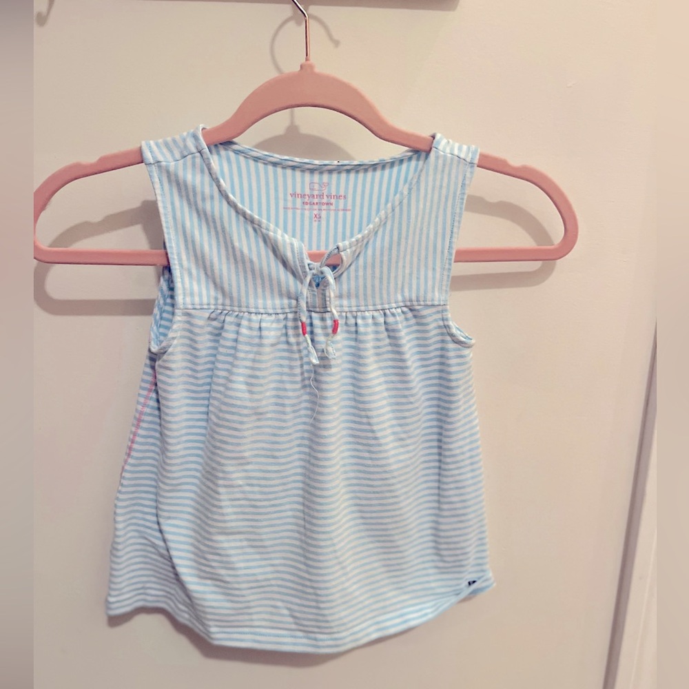 Girls Vineyard Vines top size XS (6/7).